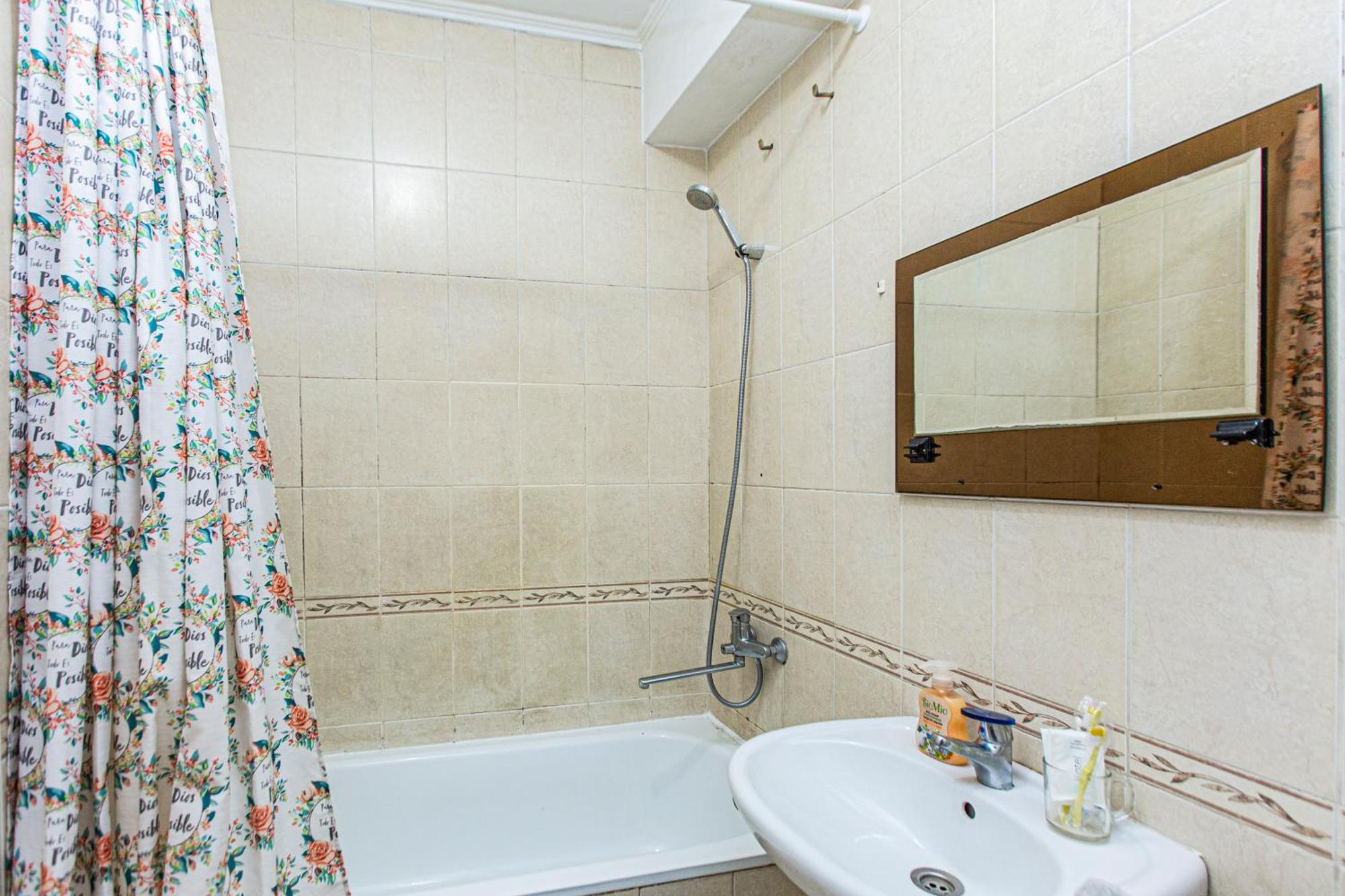 однушка в центре алматы, до арбата 5 минут ходьбы #82 Apartment